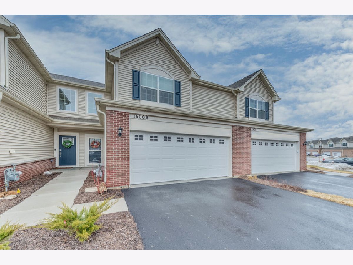 Stonegate Manhattan IL, Condos & Townhomes & Homes For Sale & For Rent