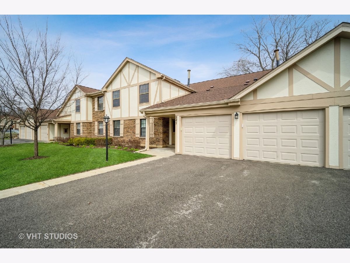 Lexington Commons Wheeling IL, Condos & Townhomes For Sale & For Rent