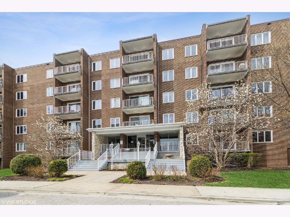 Condominiums & Homes Sold Stratford House Des Plaines Illinois, 900 Center