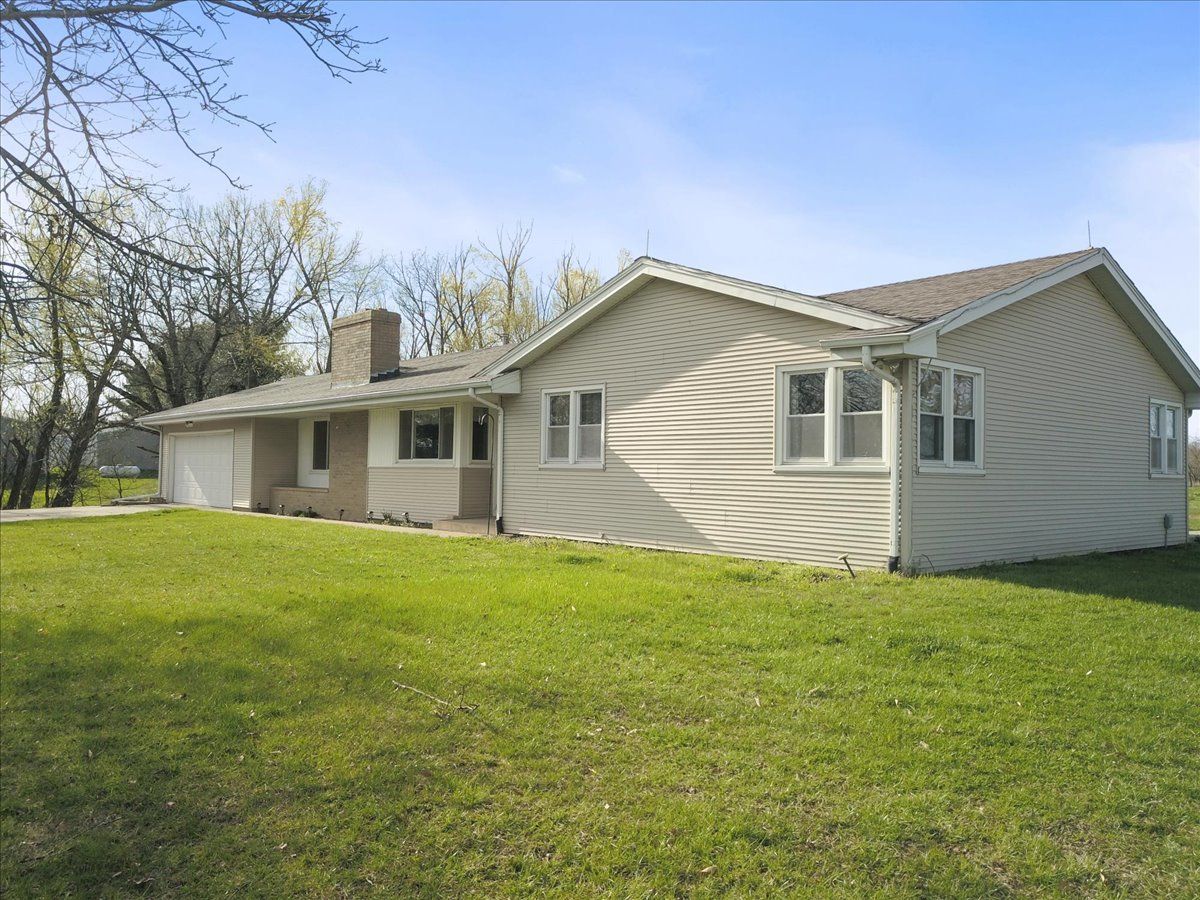  Sold Deer Creek Illinois, 1246 County Road 200 N