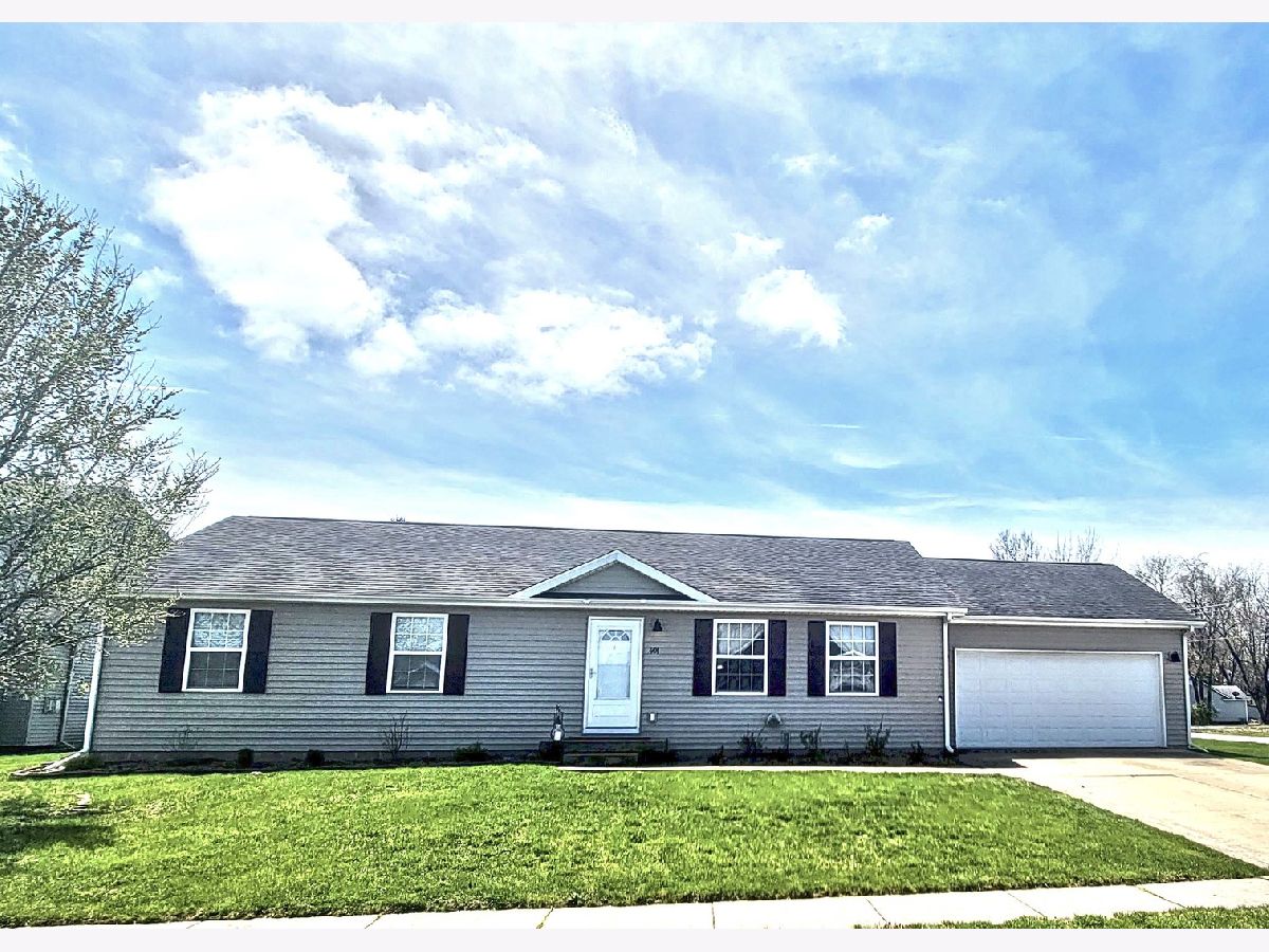 Homes Sold Kinderwood Tolono Illinois, 401 Allison
