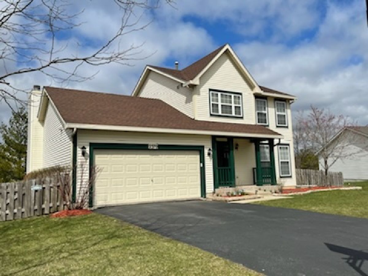 Homes Sold Lakewood Hills Round Lake Beach Illinois, 2370 Fox Chase