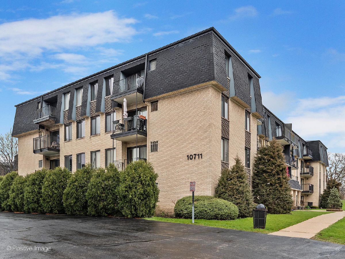 Condominiums & Homes Sold Edgewood Valley Countryside Illinois, 10711 5th Ave Cutoff