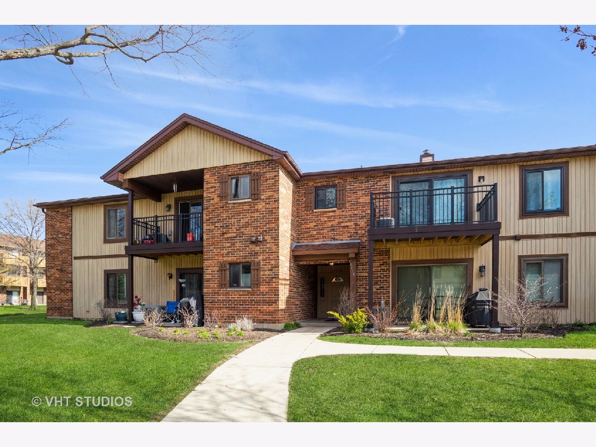 Condos & Townhomes & Homes Sold Condo Of Waterbury Roselle Illinois, 1118 Prescott