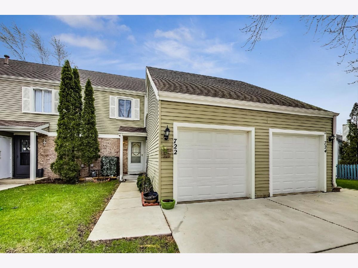 Townhomes Sold Olde Salem Hanover Park Illinois, 722 Sarson