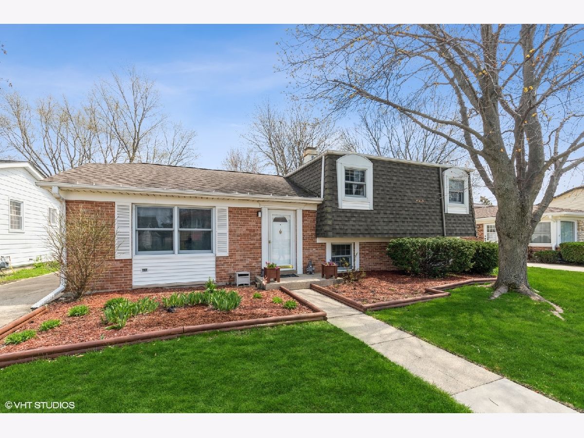 Homes Sold Whitehall Buffalo Grove Illinois, 675 Patton