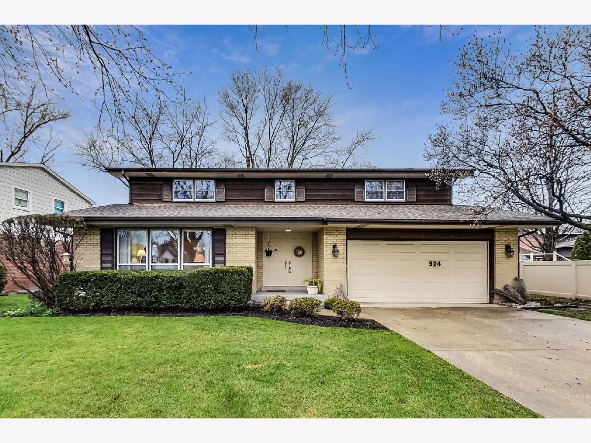 Homes Sold Cherry Hill Mount Prospect Illinois, 924 Pecos