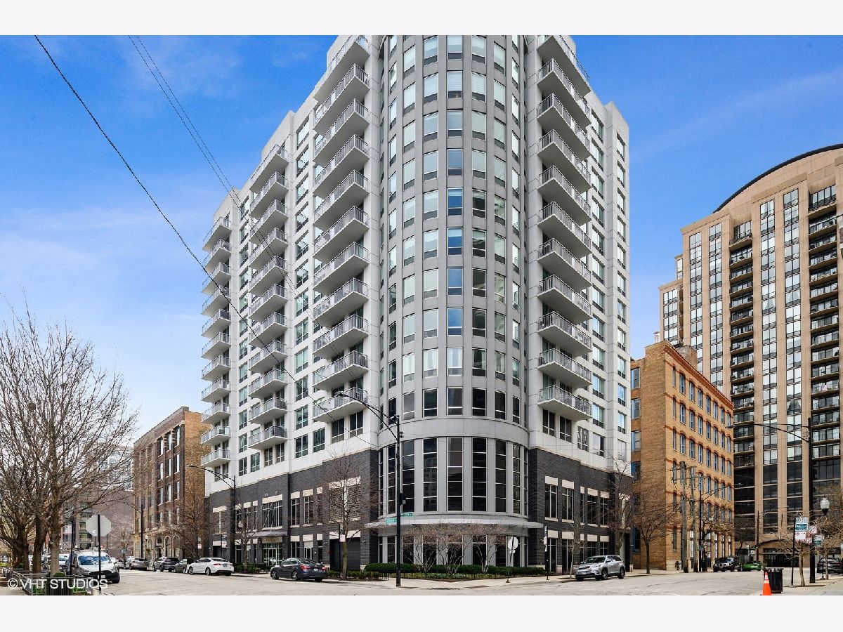 Condominiums Sold Huron Pointe Chicago Illinois, 421 Huron