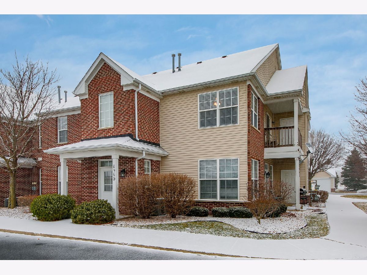 Townhomes & Condos & Homes Rented Walnut Trails Shorewood Illinois, 1960 Parkside