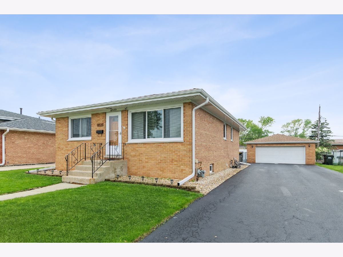 Homes & Condominiums Sold Chicago Ridge Highlands Chicago Ridge Illinois, 10532 Sycamore