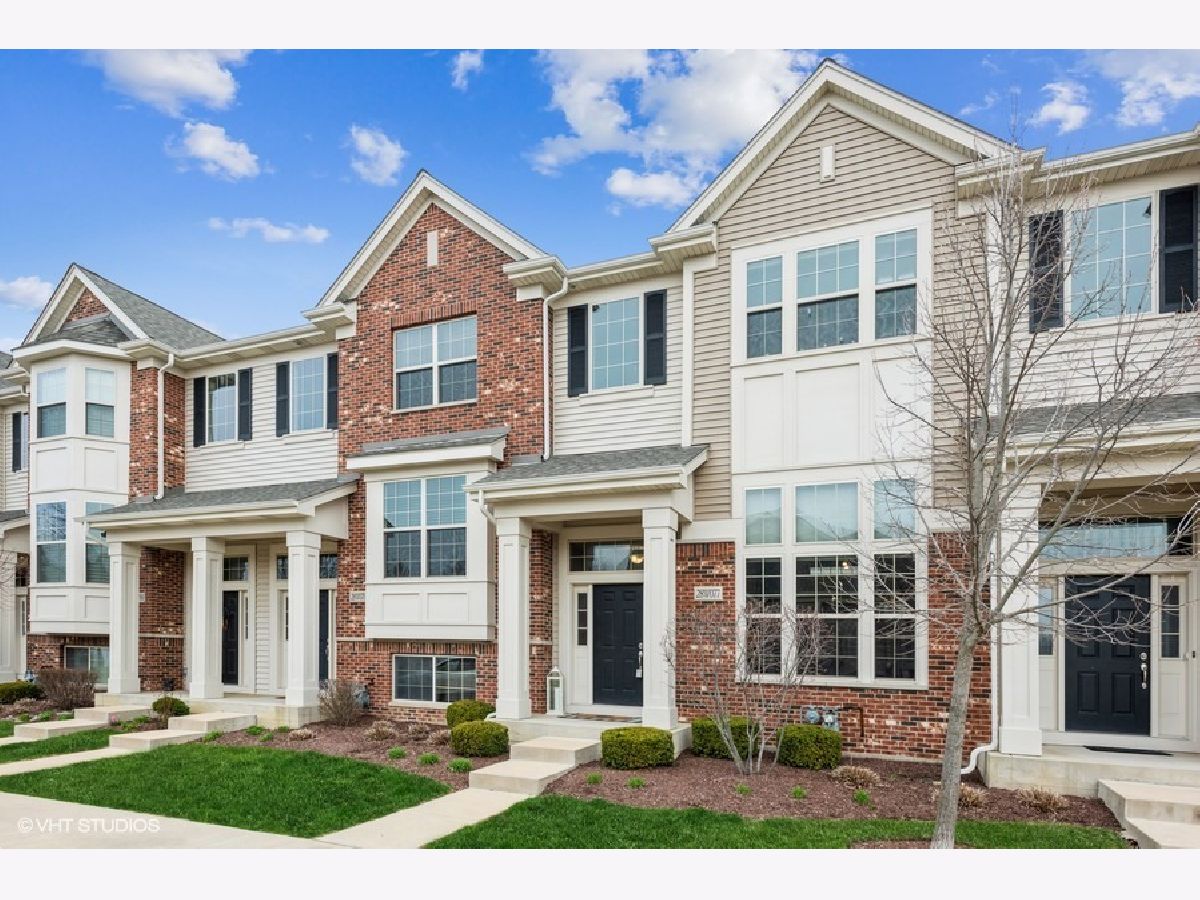 Townhomes Sold Shelburne Crossing Winfield Illinois, 28W077 Woodland