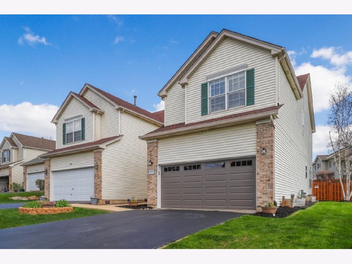 Townhomes Sold Evergreen Ridge Lake In The Hills Illinois, 1093 Viewpoint