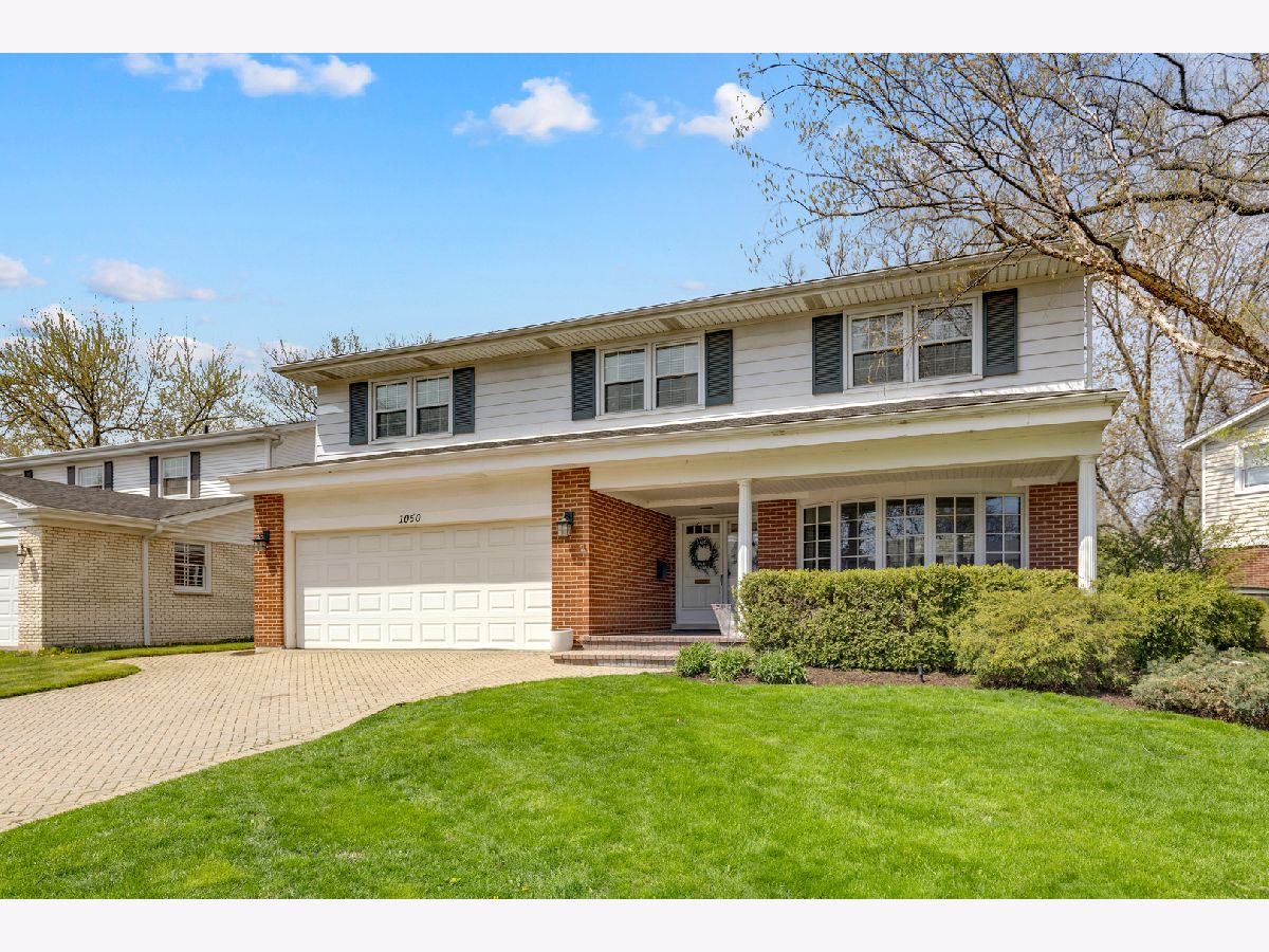Homes & Condos & Townhomes Sold Glenshire Glenview Illinois, 1050 Meadowlark