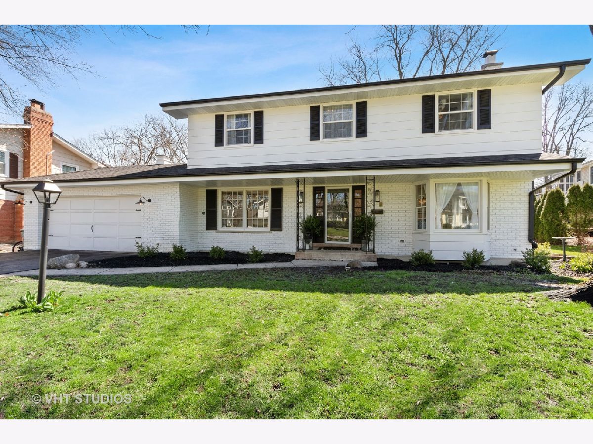 Homes Sold Barrington Meadows Barrington Illinois, 305 Beverly