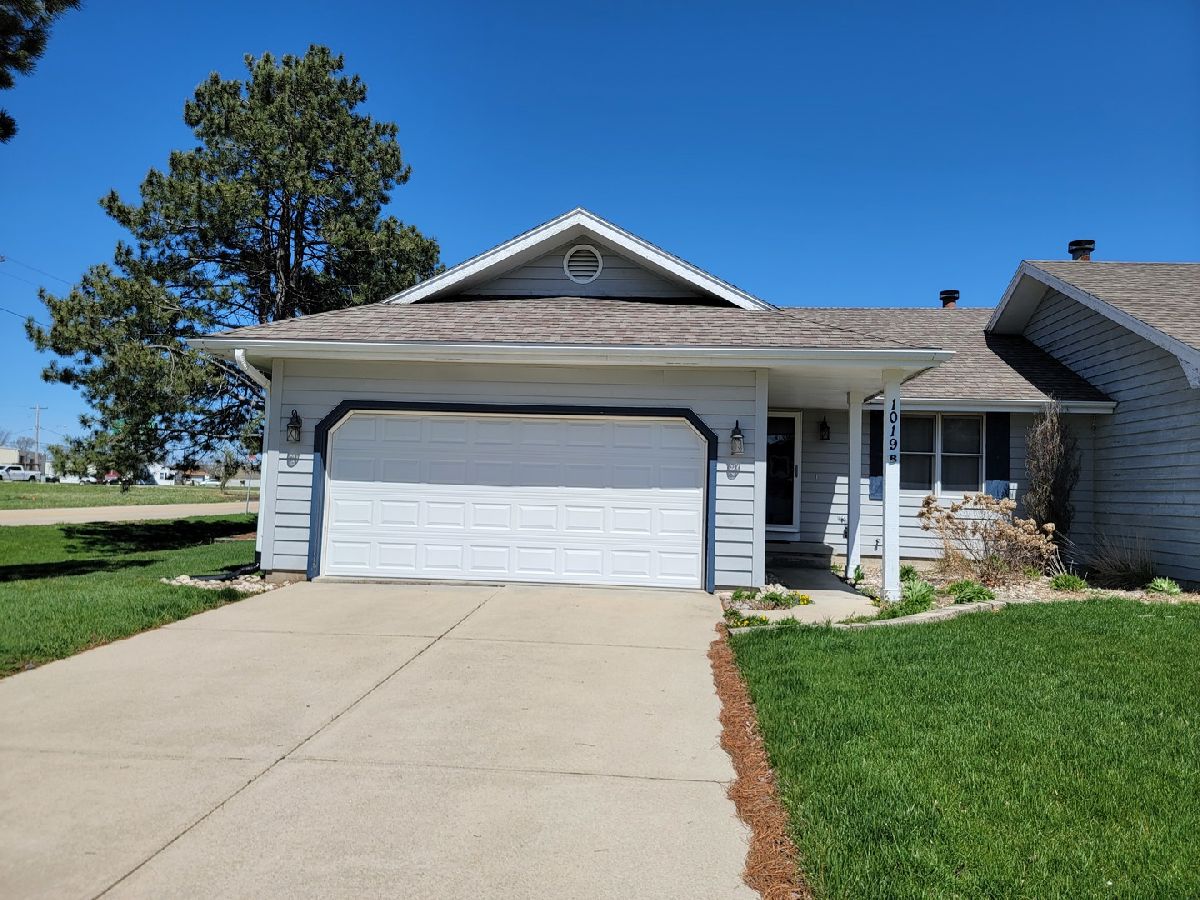 Homes & Condos & Townhomes Sold Laesch Acres Bloomington Illinois, 1019 Laesch