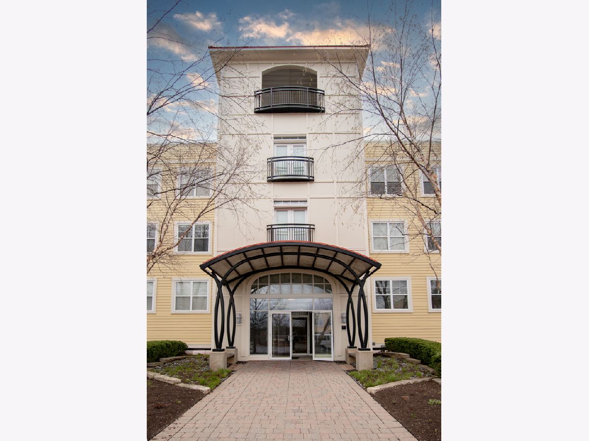 Condominiums Sold Station Square At Prairie Crossing Grayslake Illinois, 977 Harris