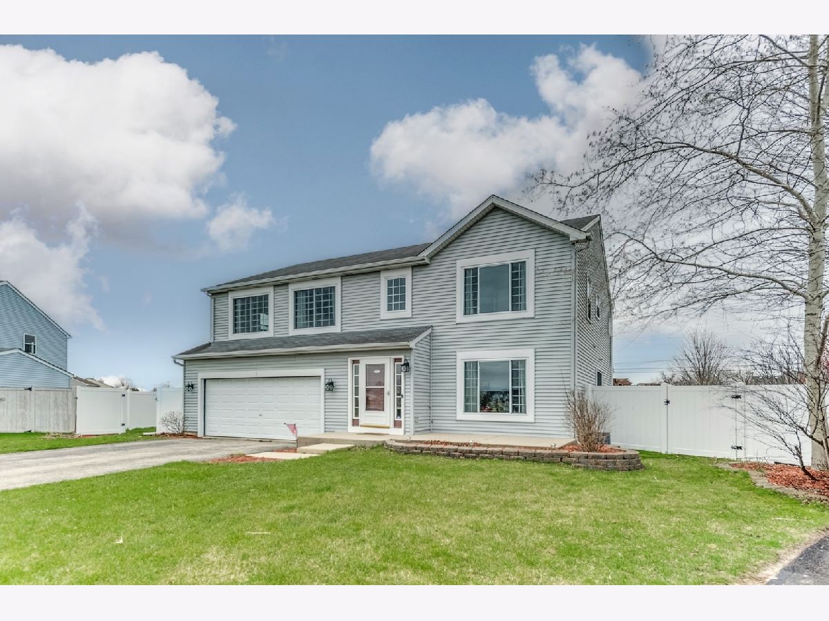 Homes & Condos & Townhomes Sold Kingsport Village South Elgin Illinois, 5 Woodland