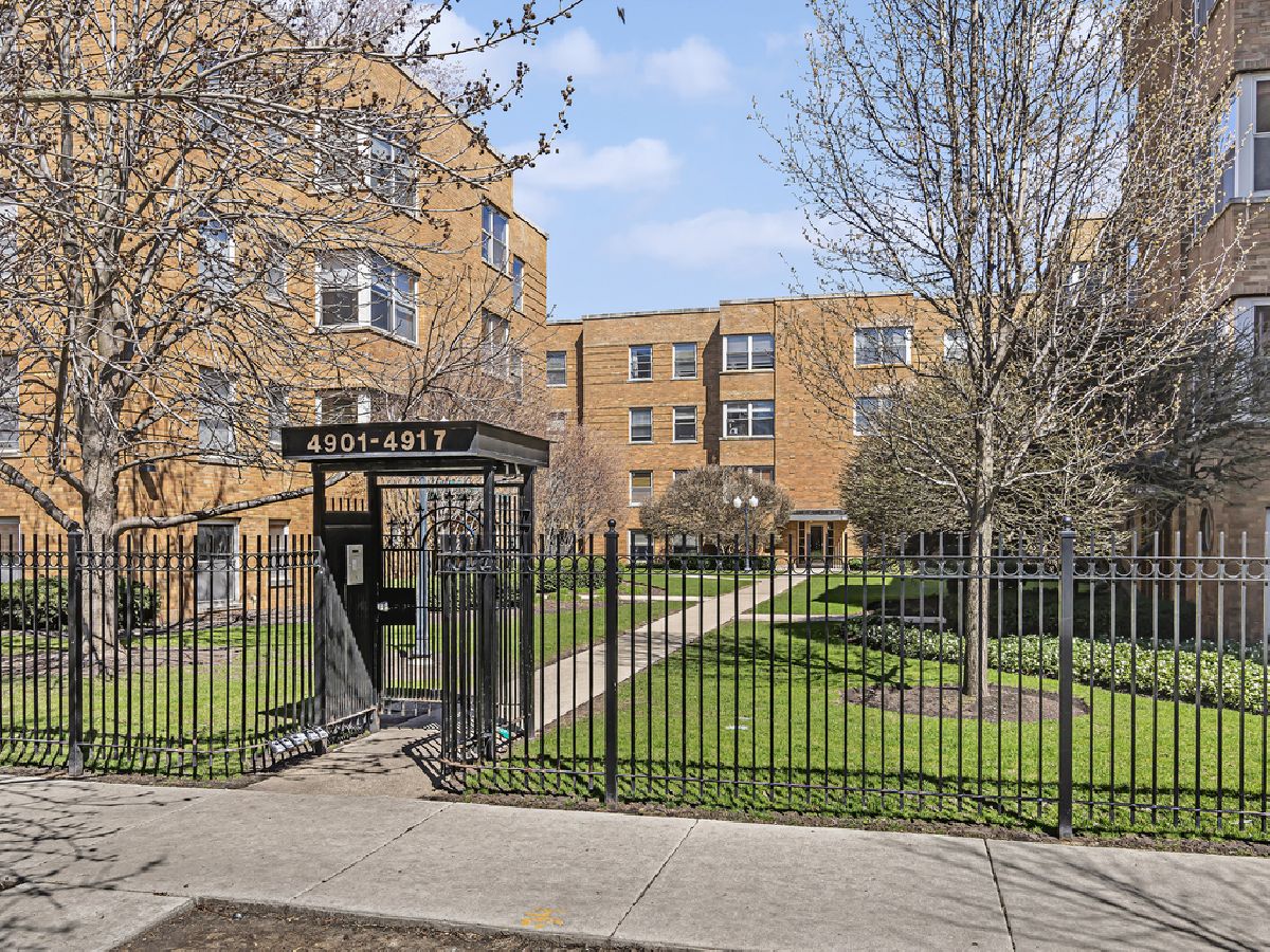 Condominiums Sold Wolcott Village Chicago Illinois, 4907 Wolcott