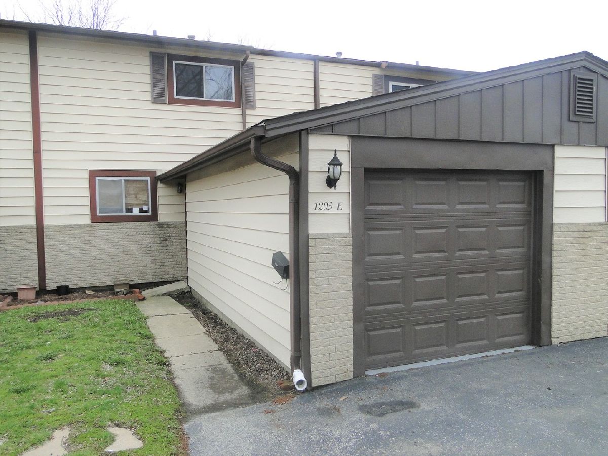 Townhomes Sold Colony West Crest Hill Illinois, 1209 Cedarwood
