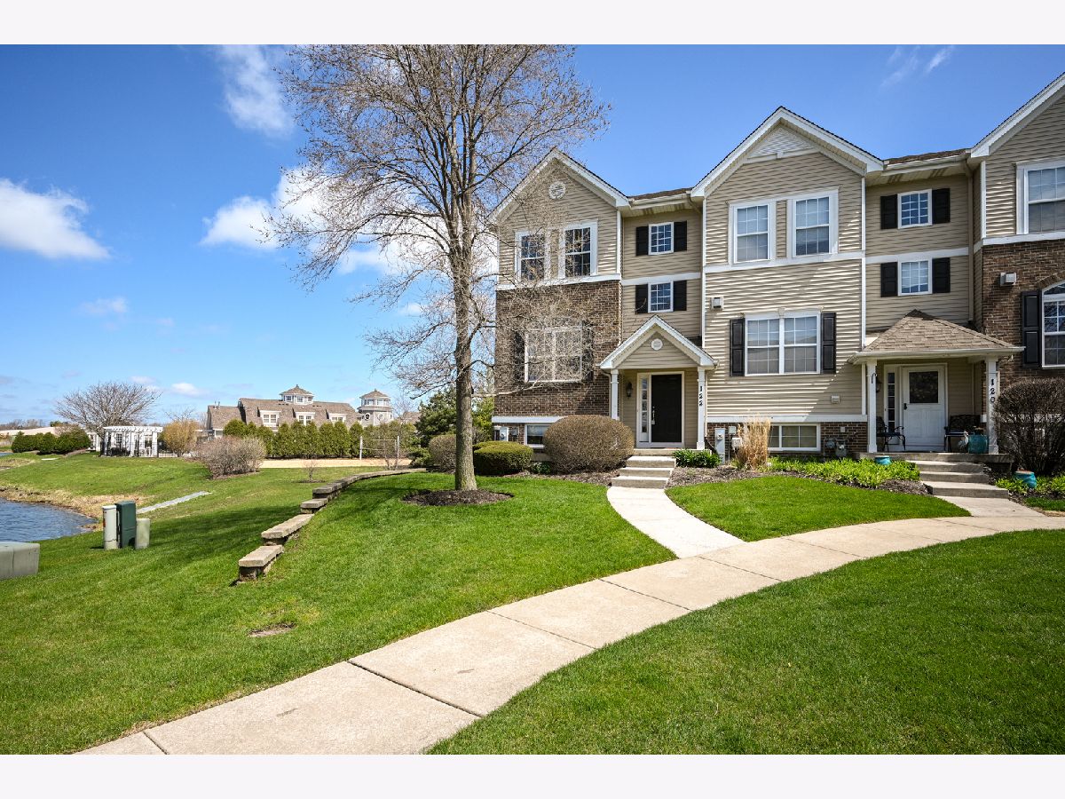 Condos & Townhomes Sold Seasons At Southbury Oswego Illinois, 122 Lakeshore