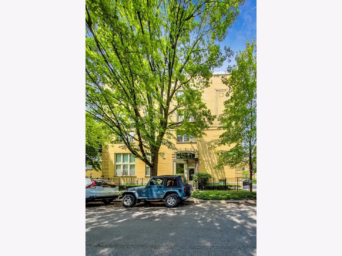 Homes & Condominiums Sold St Bens Chicago Illinois, 3900 Claremont