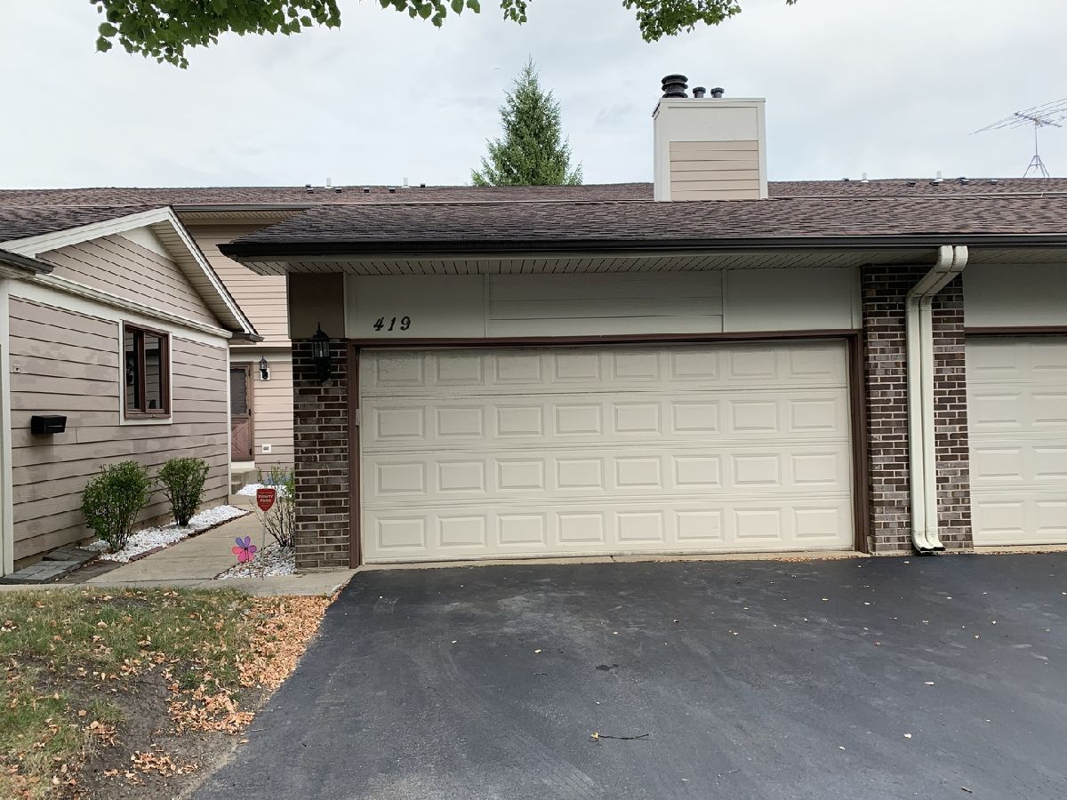 Townhomes Rented Park West Deerfield Illinois, 419 Swan