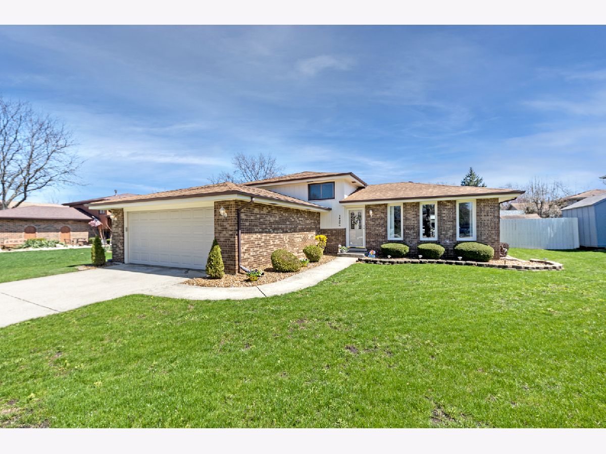 Homes Sold Lancaster South Homer Glen Illinois, 14365 East Glen