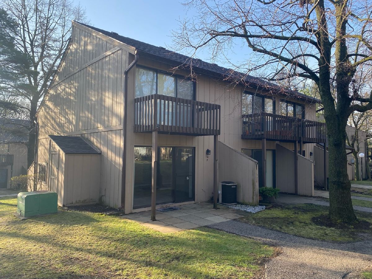 Vacation Village Fox Lake IL, Condos & Townhomes For Sale & For Rent