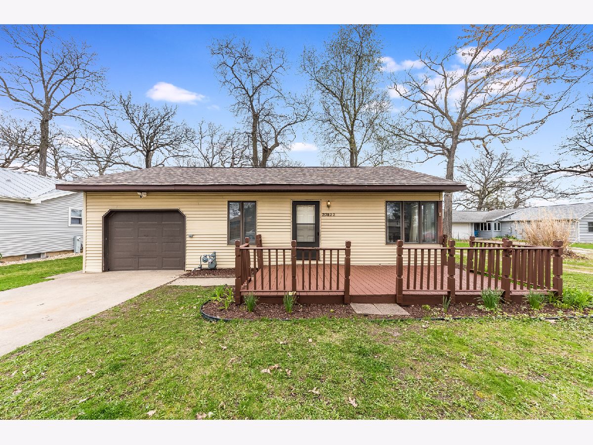 Homes & Condos & Townhomes Sold Lily Cache Plainfield Illinois, 23122 Hickory