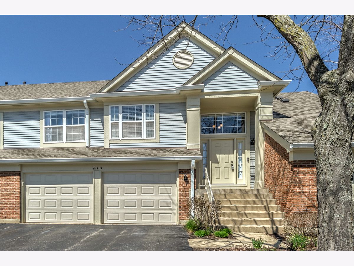Townhomes & Condos & Homes Sold Fairfax Commons Silvercrest Bartlett Illinois, 1611 Camberley