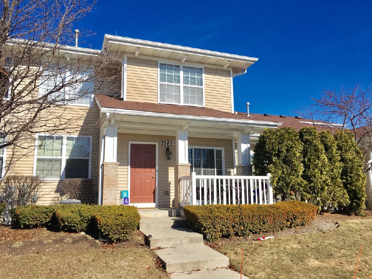Townhomes Sold Walnut Glen Crystal Lake Illinois, 1262 Walnut Glen