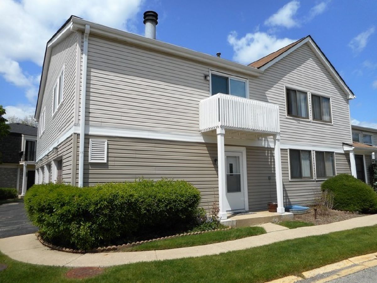 Townhomes & Condos Sold Inverrary West Palatine Illinois, 2077 Ginger