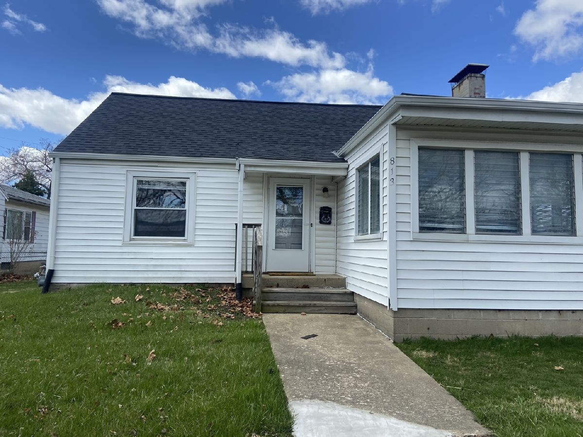  Rented Bloomington Illinois, 813 Bunn