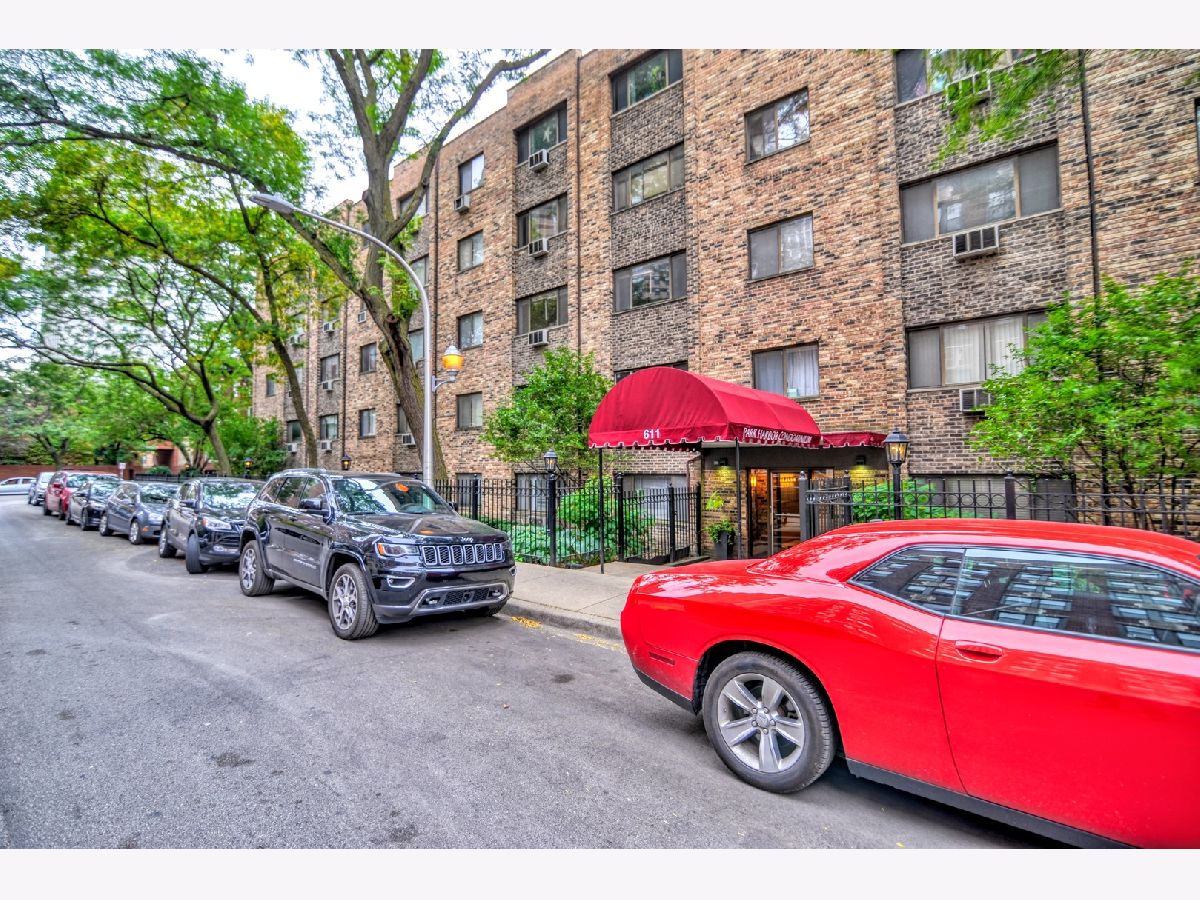 Condos & Townhomes Rented Park Harbor Chicago Illinois, 611 Patterson