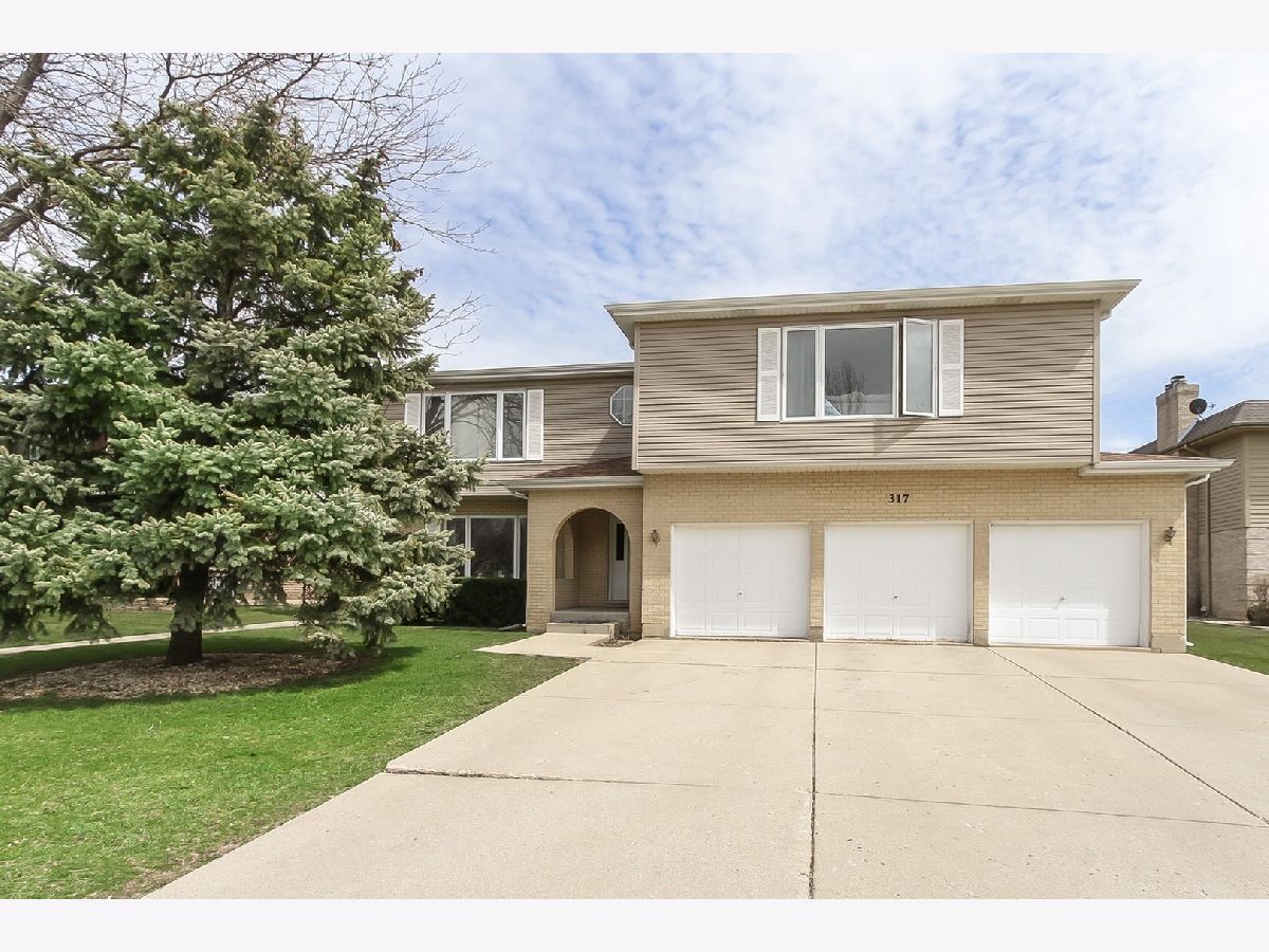 Townhomes & Homes Sold Brookdale Estates Bloomingdale Illinois, 317 Dee