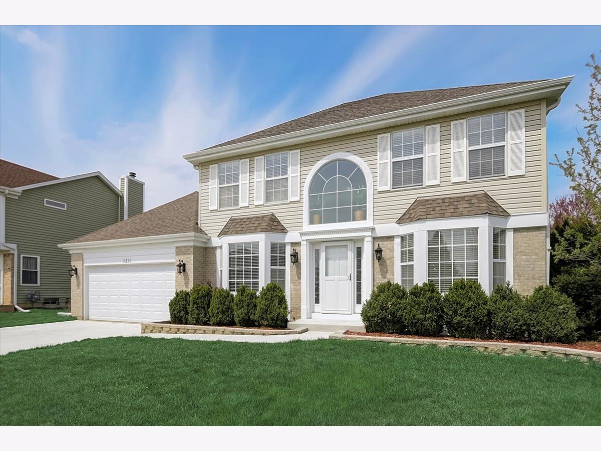Homes Sold Heritage Glen Carol Stream Illinois, 1211 Easton