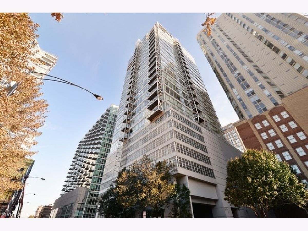 Condominiums Rented Kingsbury On The Park Chicago Illinois, 653 Kingsbury