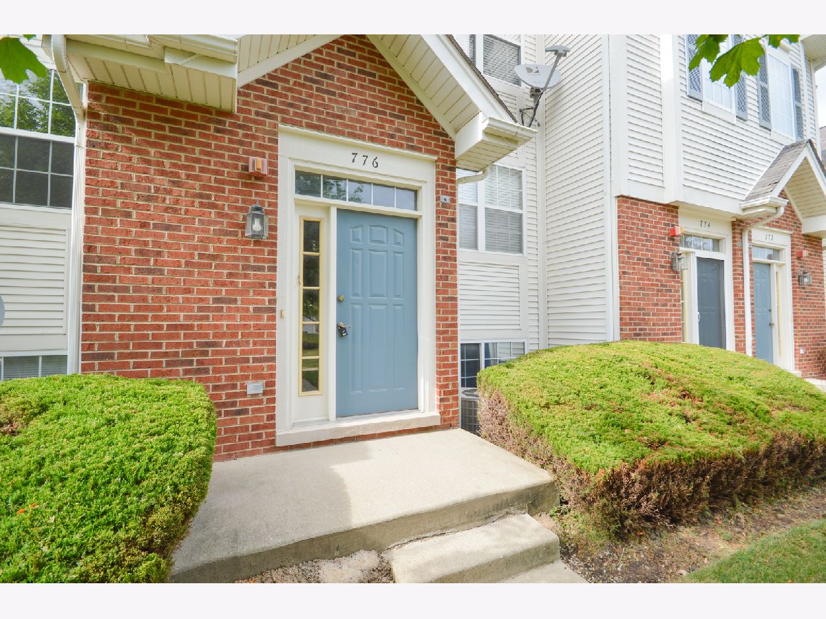 Townhomes & Condos Rented River Mill Crossings Wheeling Illinois, 776 River Walk