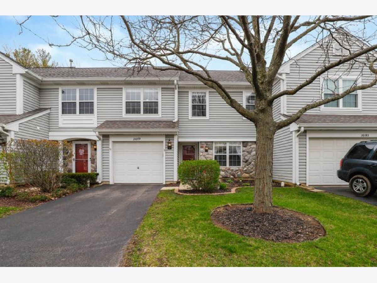 Townhomes Sold Tanneron Bay Ingleside Illinois, 26179 Vista