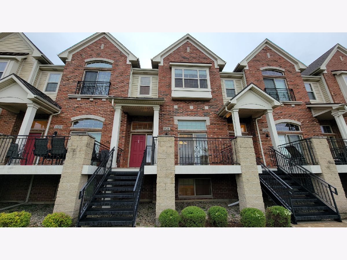 Townhomes Rented Lake Ridge Townhomes Mundelein Illinois, 1526 Lakeridge