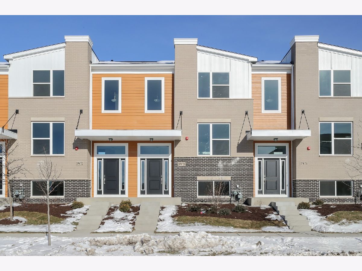 Condos & Townhomes Sold Everton Warrenville Illinois, 29W692 Cambridge Lot #14.02