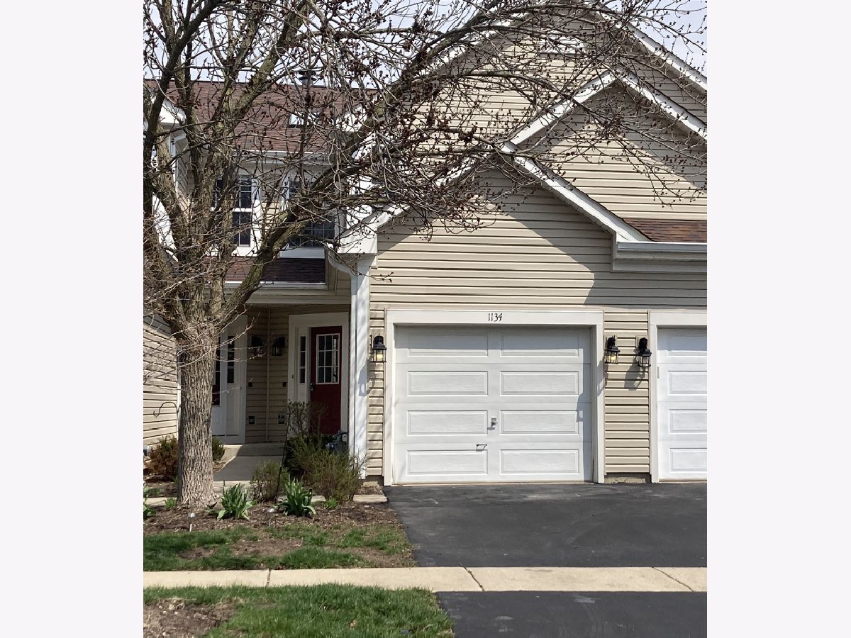 Townhomes & Condos Rented North Star Lake In The Hills Illinois, 1134 Heartland Gate