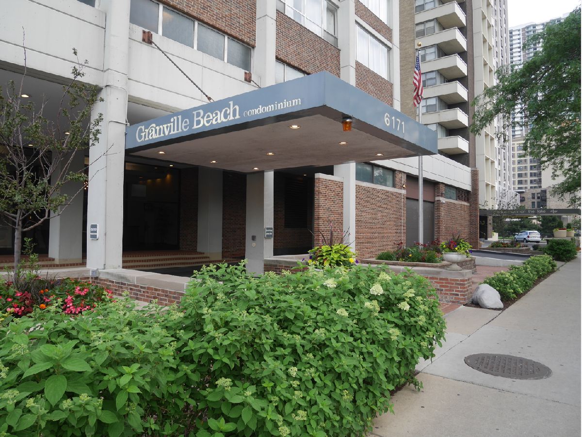 Condominiums Sold Granville Beach Chicago Illinois, 6171 Sheridan