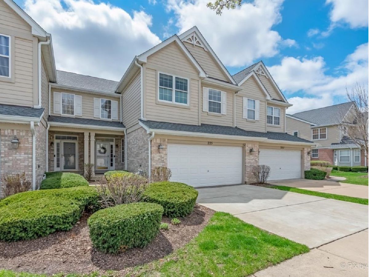 Townhomes Sold Villas Of Thornfield Bloomingdale Illinois, 225 Westminster
