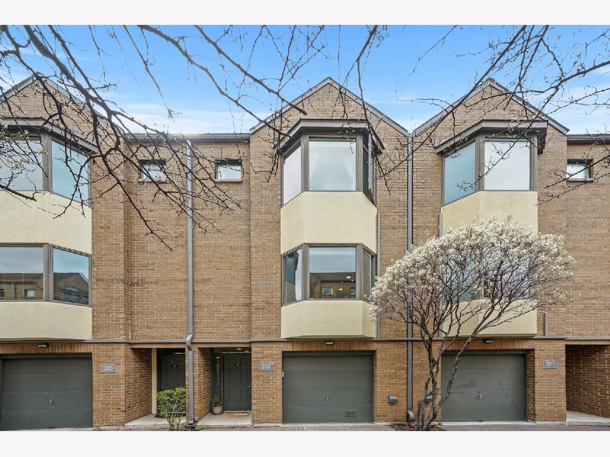Townhomes Sold Dickens Court Chicago Illinois, 2017 Halsted