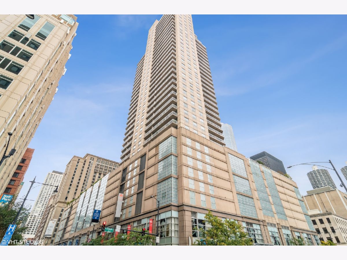 Condominiums Sold Grand Plaza Chicago Illinois, 545 Dearborn