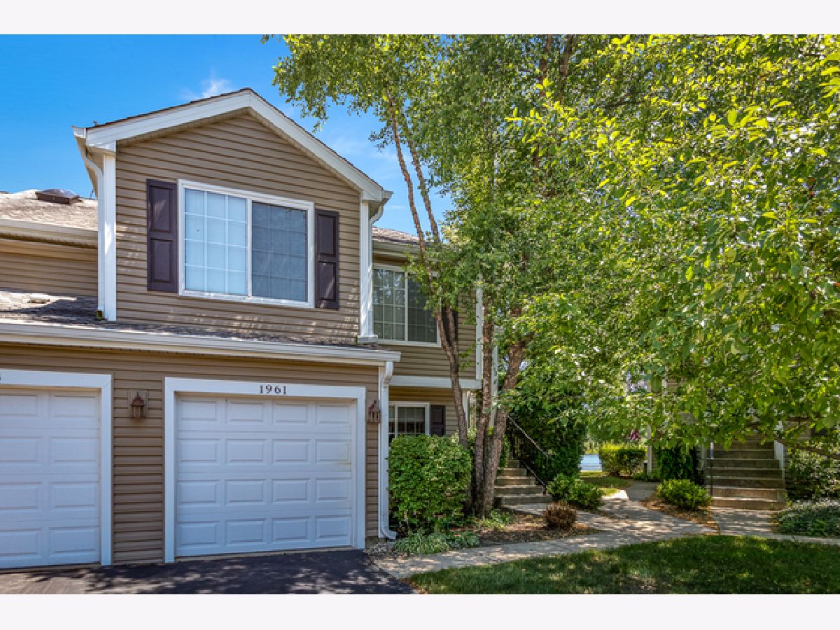 Townhomes & Condos Rented Windsong Schaumburg Illinois, 1961 Windsong