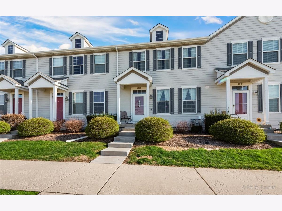 Townhomes & Homes Sold The Neighborhood Cortland Illinois, 88 South