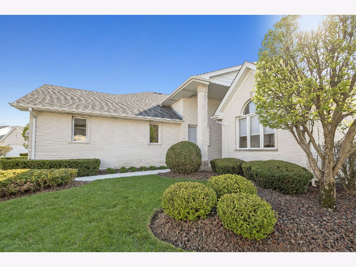 Townhomes Sold Hummingbird Hill Orland Park Illinois, 16323 Bob White