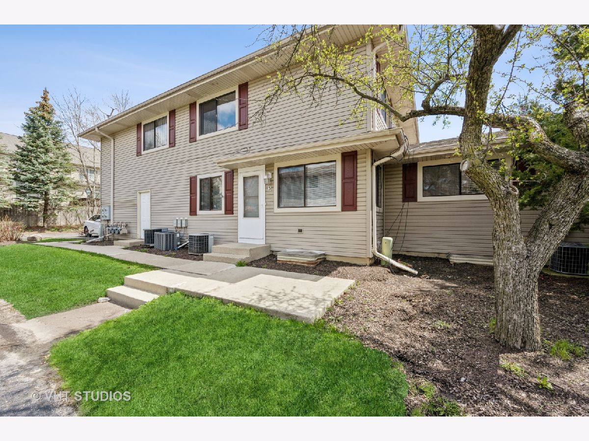 Condos & Townhomes Sold Winchester Circle Warrenville Illinois, 29W558 Winchester